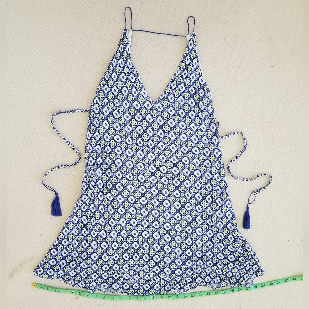 Rarely Worn Summer Halter Tie Top. Size L